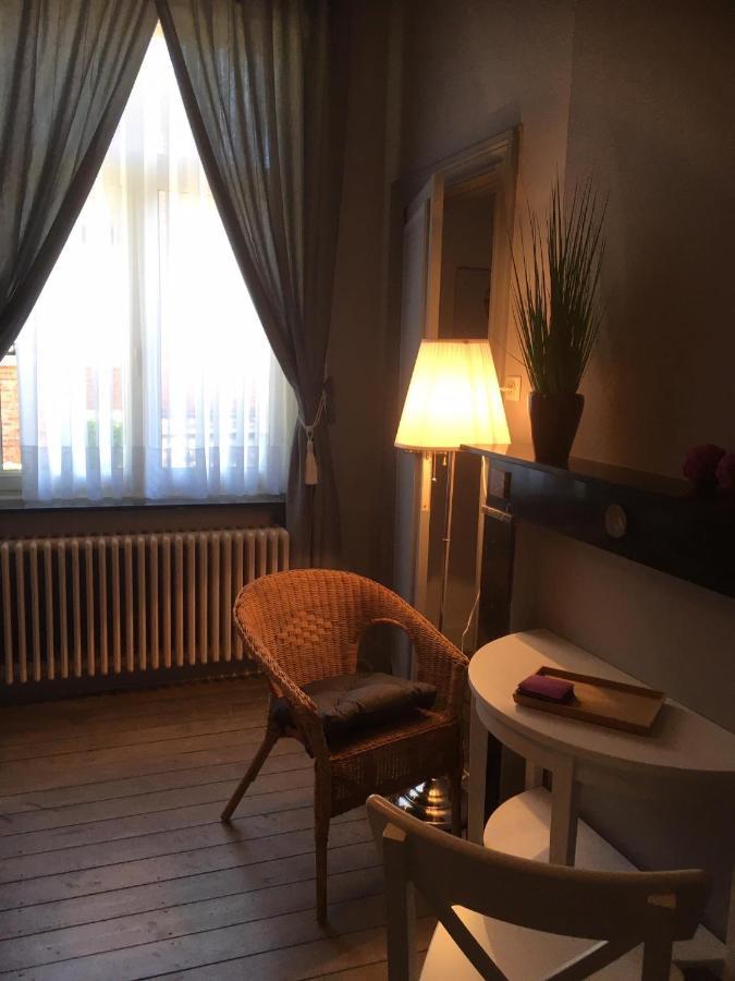 Bed and Breakfast De Gelaarsde Kat Ypres Exterior foto