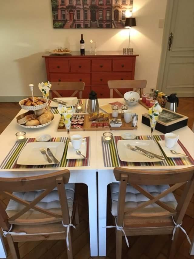 Bed and Breakfast De Gelaarsde Kat Ypres Exterior foto
